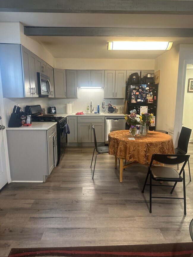 Foto del edificio - 510 S Juniper St