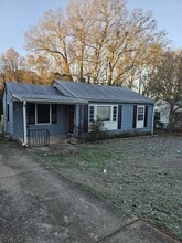 Building Photo - 105 Rutland Cir