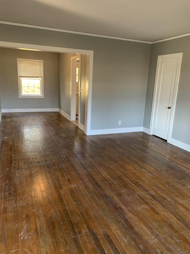 Building Photo - 409 N Whitworth Ave