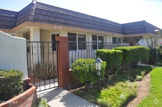 Building Photo - 4162 Lake Harbor Ln