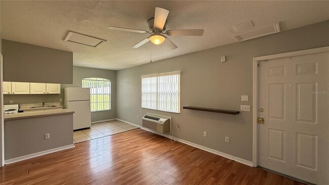 Building Photo - 871 Orchid Dr