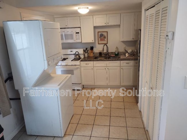 Building Photo - 1859 Williams Ave