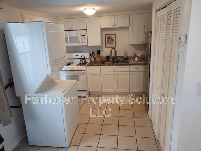 Foto del edificio - 1859 Williams Ave