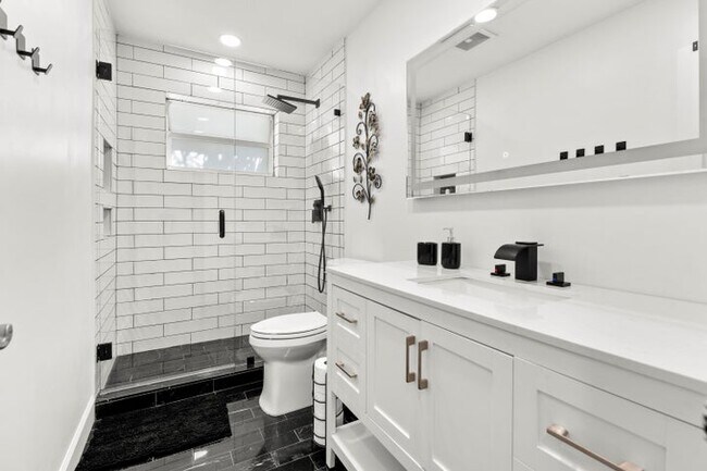 Foto del edificio - 921 SE 13th Ct