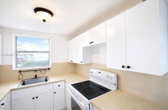 Building Photo - 12275 NE 19th Ave