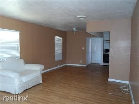 Building Photo - 3 br, 2 bath House - 11415 Alondra Blvd Frnt