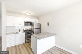 Building Photo - 1200 S Arlington Ridge Rd