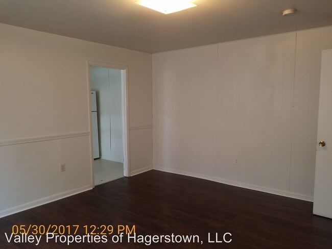Building Photo - 105 N Mulberry St