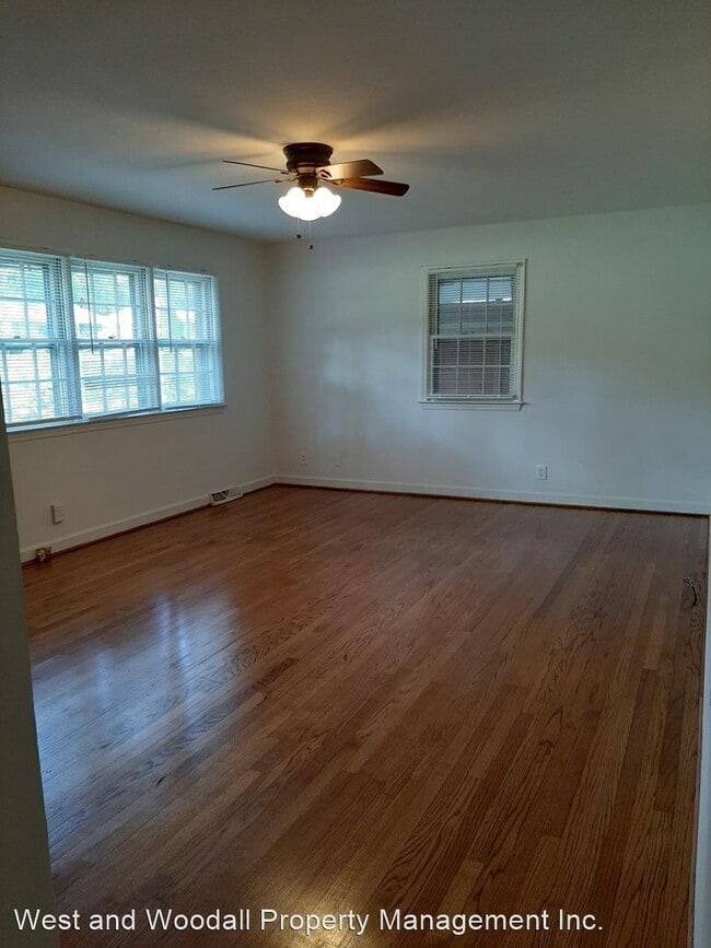 Building Photo - 3 br, 1.5 bath House - 2202 Sparger Road