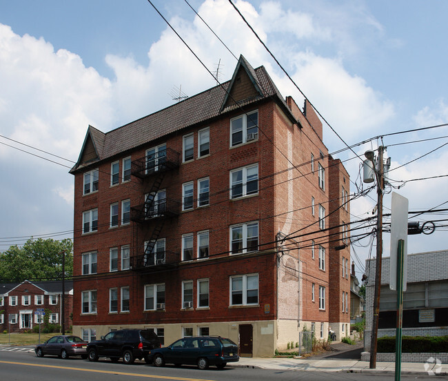 Foto del edificio - 25 Fleetwood Pl