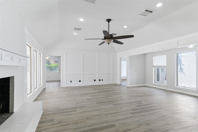 Building Photo - 1022 Arrow Hill Rd