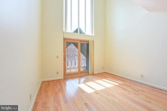 Building Photo - 115 N Lee St