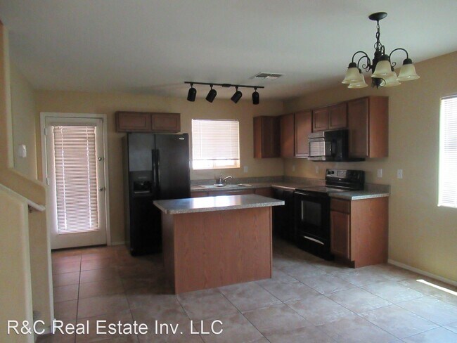 Foto del edificio - 3 br, 2.5 bath House - 349 S Aaron