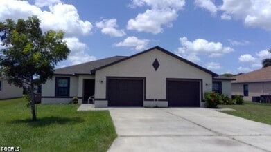 Building Photo - 4204 SW 7th Pl