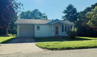 Building Photo - 1741 N Woodford St