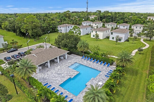 Foto del edificio - 4667 Hollister Ave