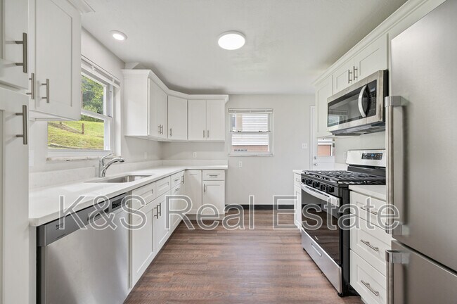 Building Photo - 761 S Margaretta St