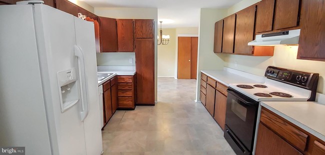 Building Photo - 45354 Stark Dr
