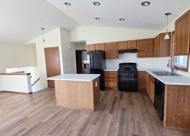 Building Photo - 514