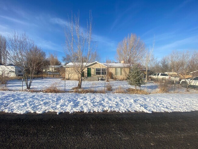 Foto del edificio - 4 Bedroom Single Family Home!