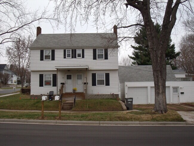 Building Photo - 116 Walnut St