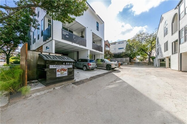 Foto del edificio - 925 E 30th St