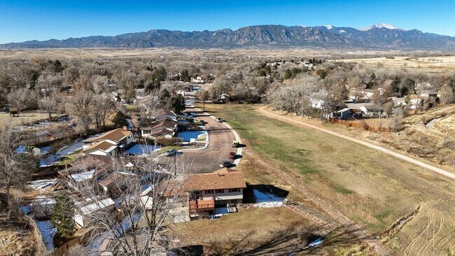 Foto del edificio - 1595 Luna Vista ST, Colorado Springs, CO 8...