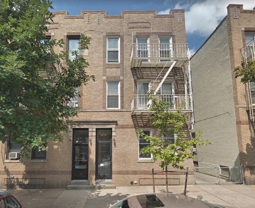 Primary Photo - 2568 42nd St