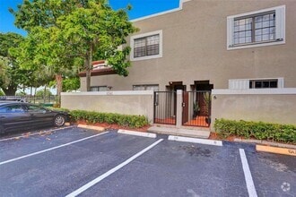 Building Photo - 10540 SW 154th Ct