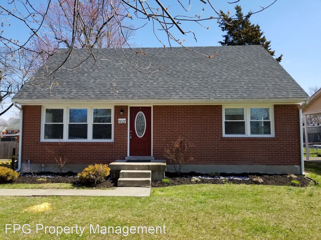 Foto principal - 4 br, 1 bath House - 7807 Carnation