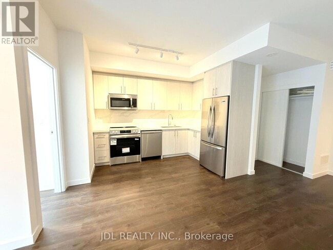 Building Photo - 117 Marydale Ave