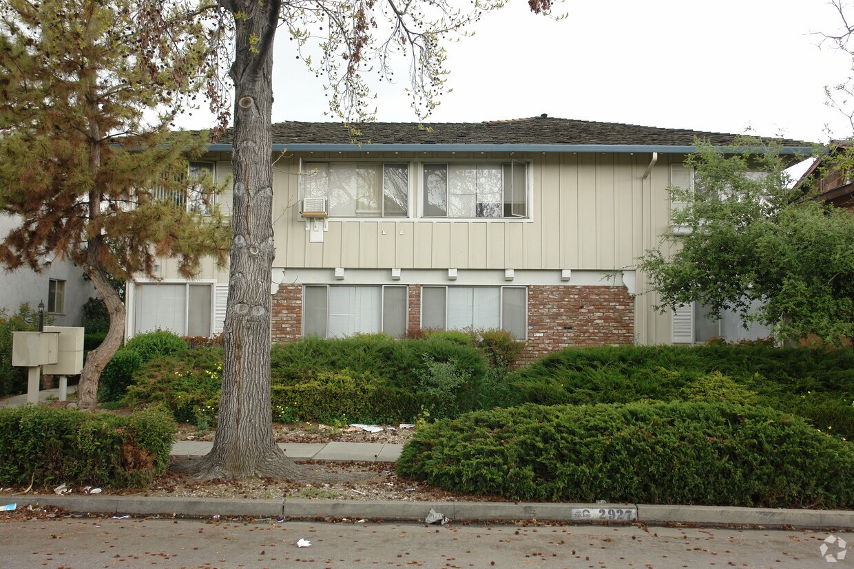 Building Photo - 2927 Magliocco Dr