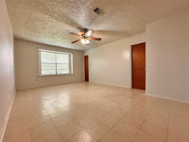 Foto del edificio - 1822 Willow Bend Dr