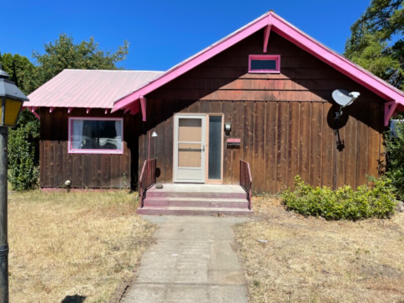 823 E 2nd St, Cle Elum, WA 98922 House Rental in Cle Elum, WA
