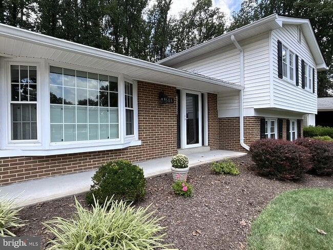 Building Photo - 615 Kearney Ct SW