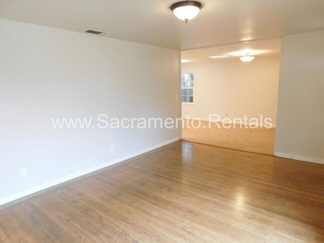 Building Photo - 3 br, 2 bath House - 2601 23rd Avenue