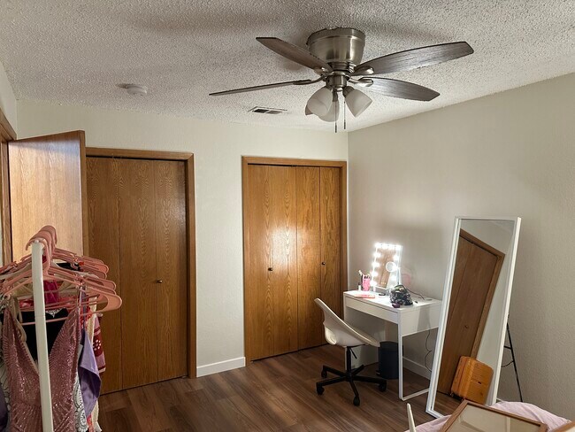 Habitación 4 - 2835 Springdale Ln