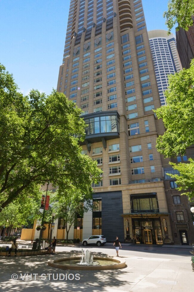Building Photo - 800 N Michigan Ave