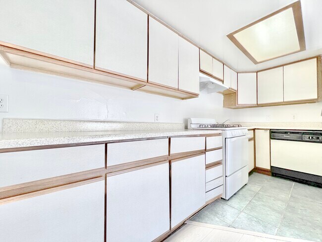 Foto del edificio - 15603 Parthenia St