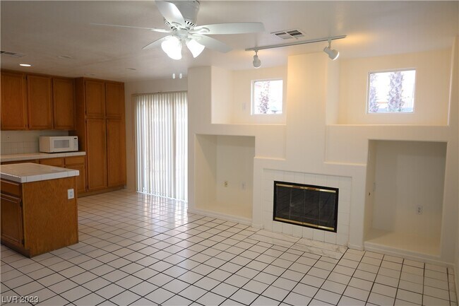 Foto del edificio - 8940 Libertyvale Dr