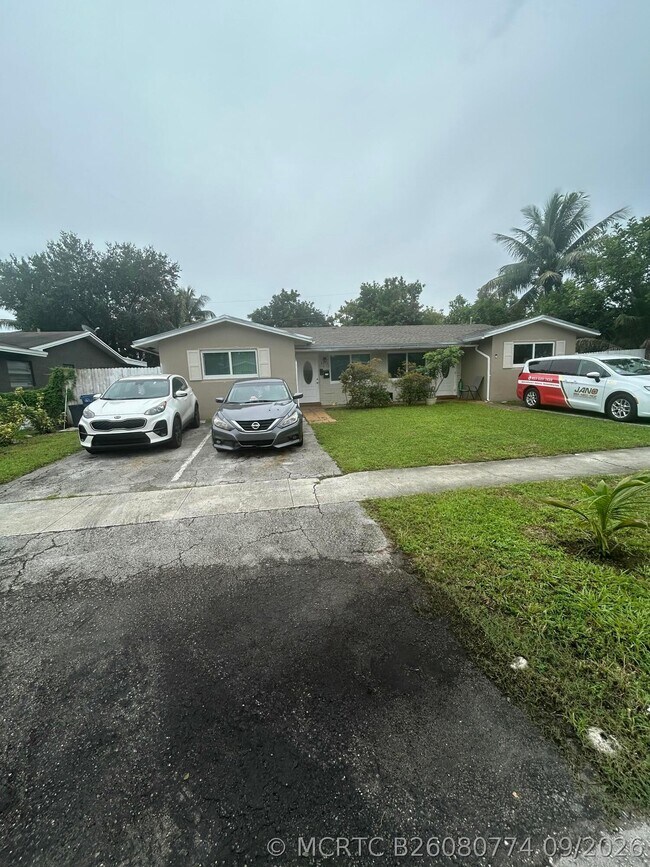 Foto del edificio - 5410 NW 16th Ct