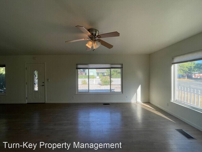 Building Photo - 3 br, 1.5 bath House - 303 Crocker Street