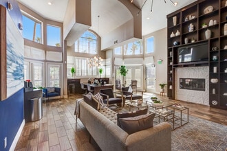 Building Photo - Madera