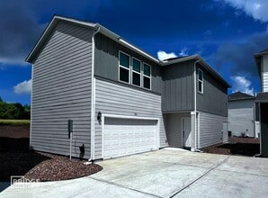 Building Photo - 351 Huisache St