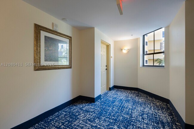 Foto del edificio - 8390 SW 72nd Ct