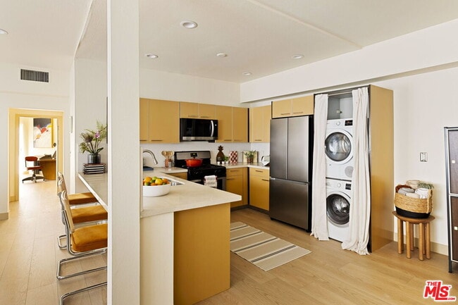 Building Photo - 1717 Malcolm Ave