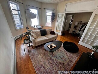Building Photo - 40 Litchfield St
