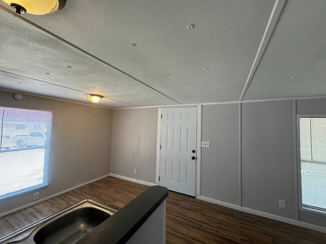 Building Photo - 4040 SW Military Dr