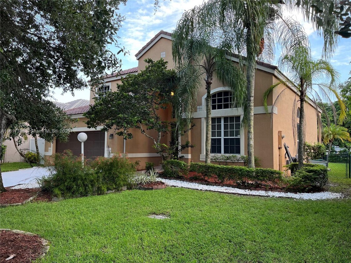 Primary Photo - 6710 NW 81st Ct