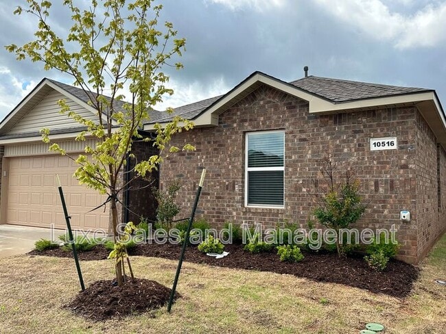 Photo - 10516 SW 41st Place House